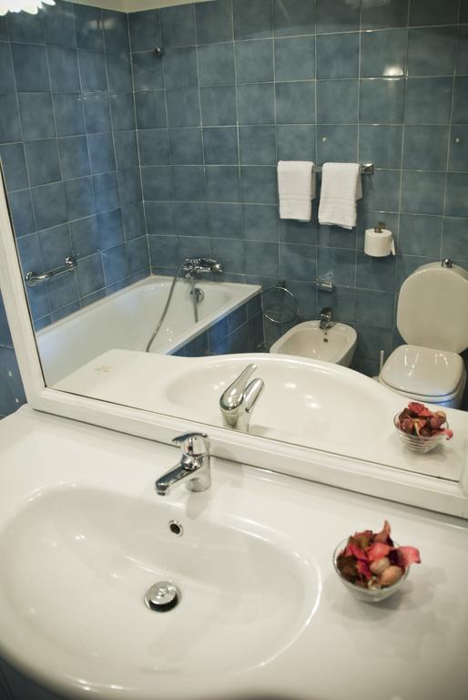 Roman Holidays All'Eur Room photo